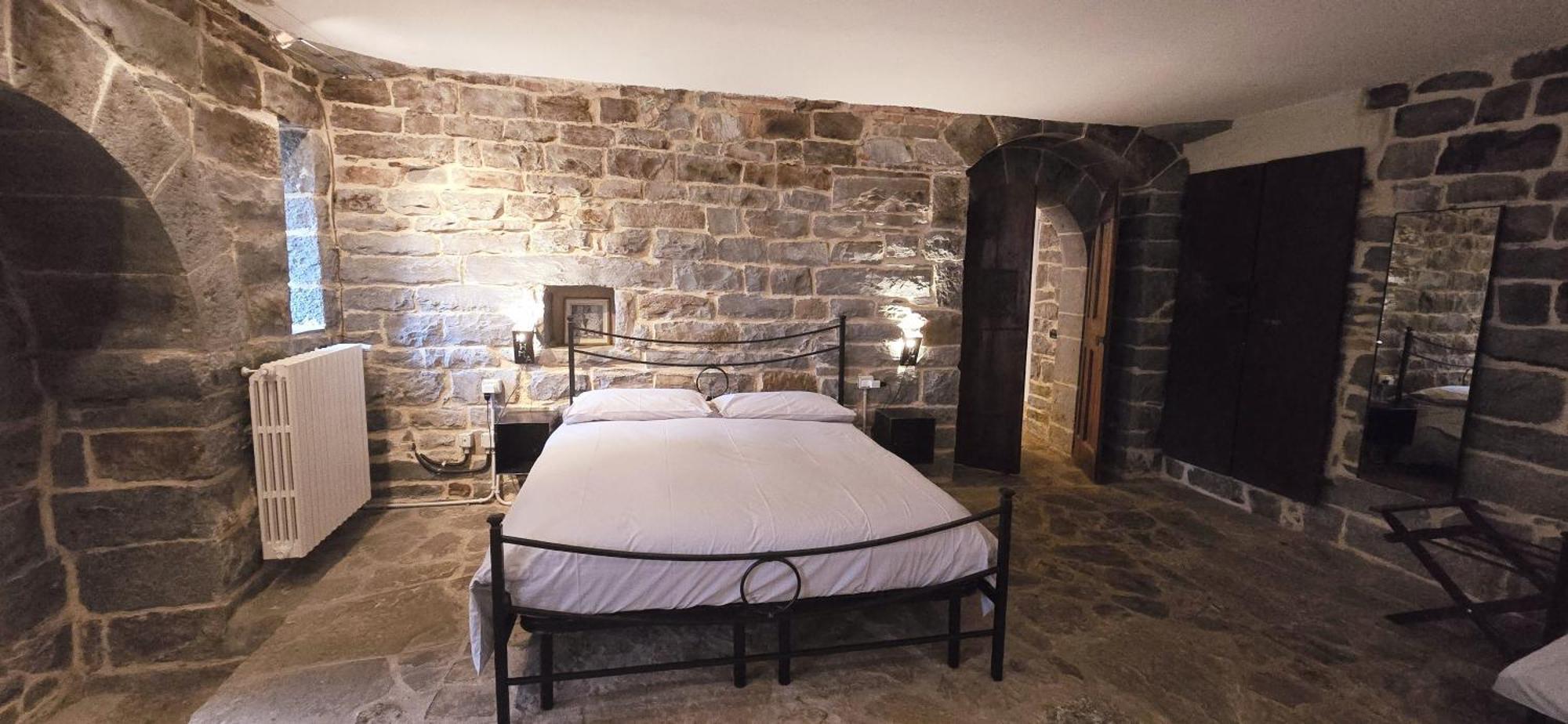 Historical House Medieval Abbey - Al Chiostro Sotto il Monte Exterior foto