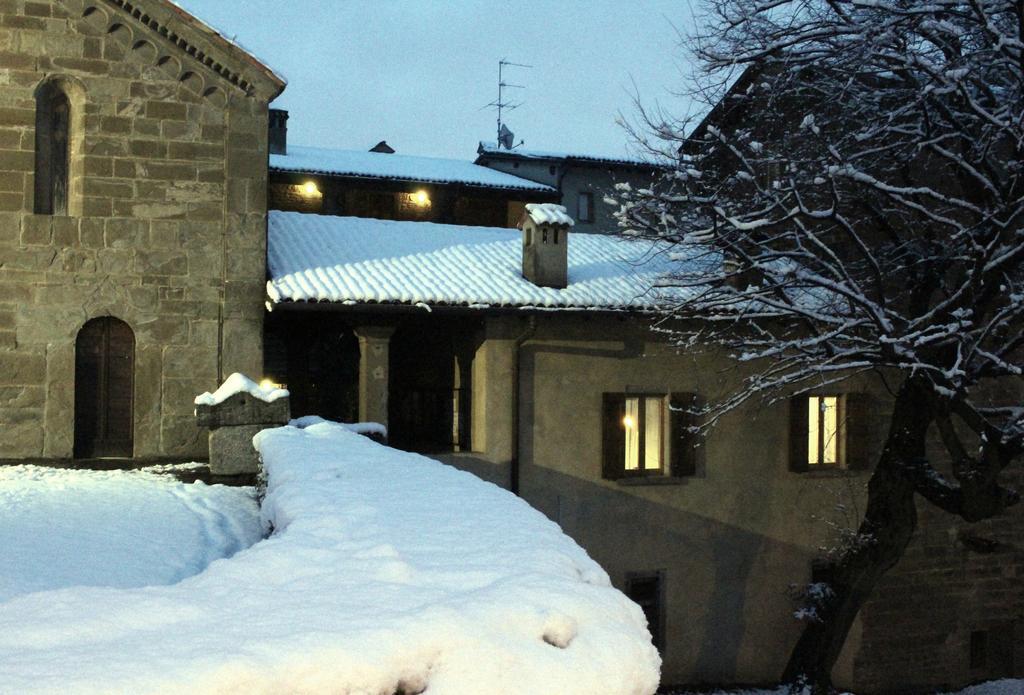Historical House Medieval Abbey - Al Chiostro Sotto il Monte Habitación foto